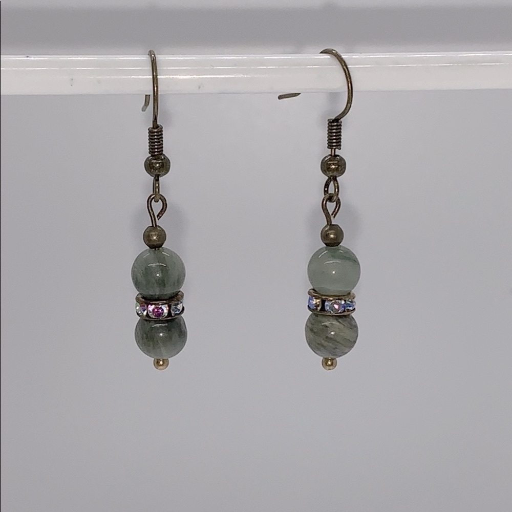 21177 ⭐️Green Hair stone earrings⭐️